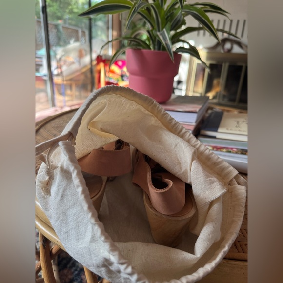 Bryr Tstrap Mary Jane Clog Low Heel Clay Colored Tan size 38/8 - Picture 8 of 10